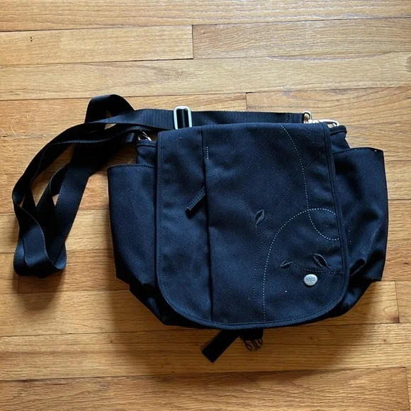 Haiku cross body bag- black with teal detail - Picture 6 of 6